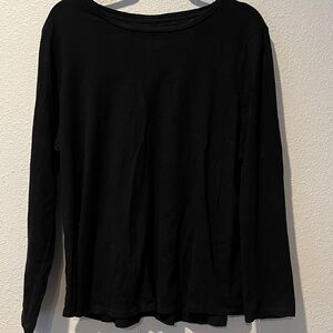 Eileen Fisher Woman. 100% organic cotton
Basic Long Sleeve Black Tee
Sz 1X